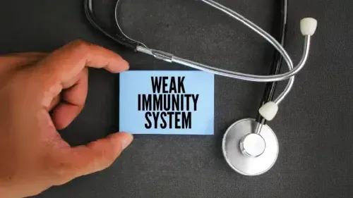 Weak Immune System Symptoms & Natural Boosting Tips